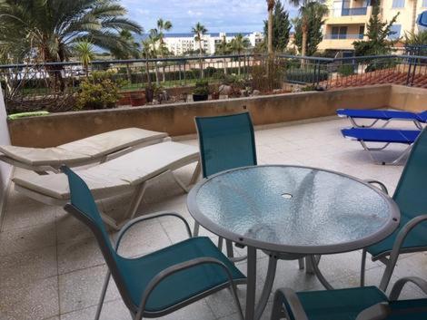 King'S Palace - Spacious 2 Bed, 2 Bath With Sea And Pool Views Paphos Eksteriør billede