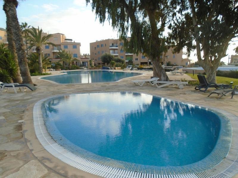 King'S Palace - Spacious 2 Bed, 2 Bath With Sea And Pool Views Lejlighed Paphos Eksteriør billede