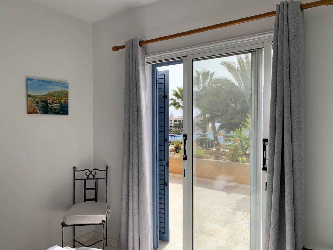 King'S Palace - Spacious 2 Bed, 2 Bath With Sea And Pool Views Lejlighed Paphos Eksteriør billede