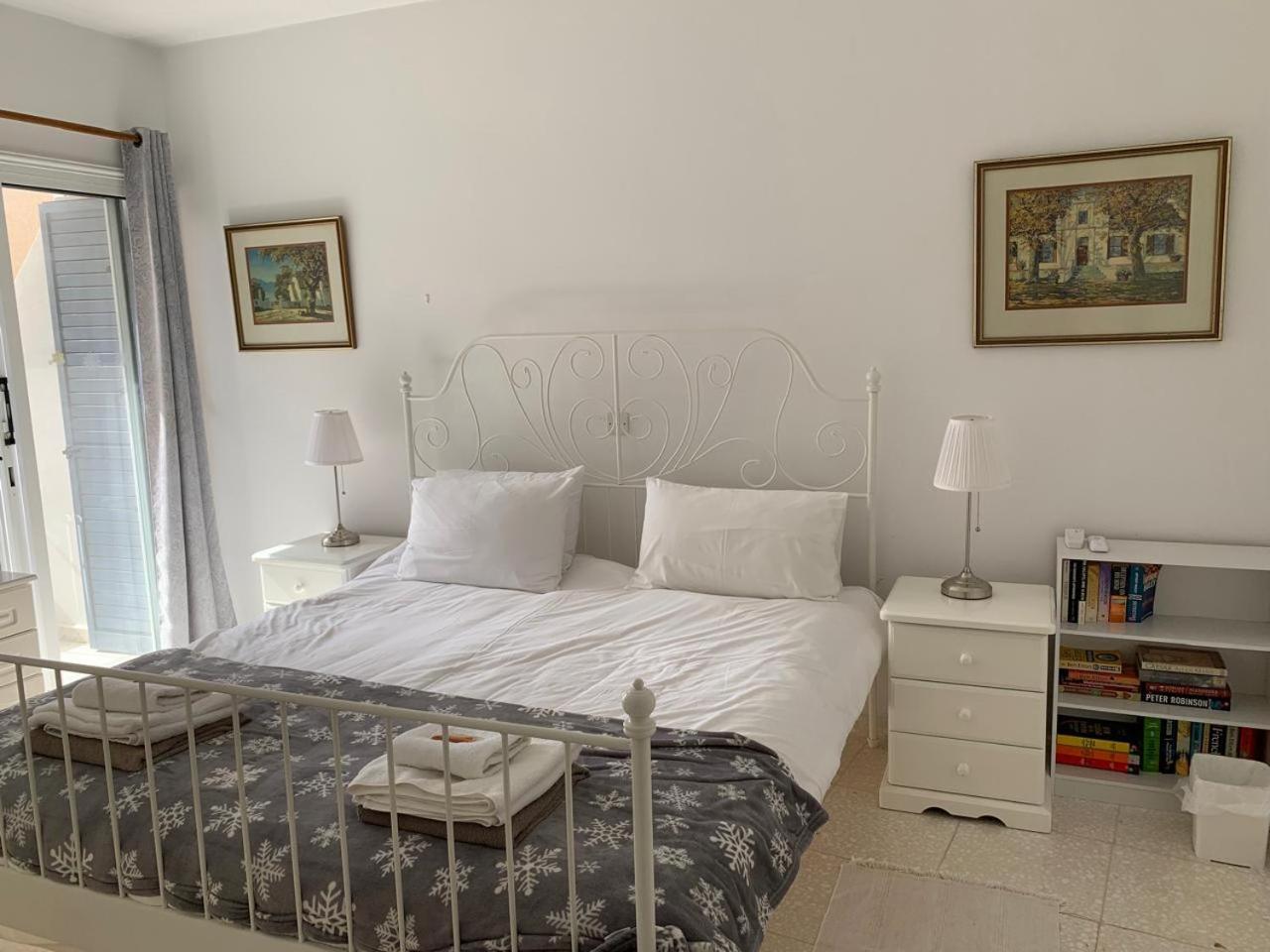 King'S Palace - Spacious 2 Bed, 2 Bath With Sea And Pool Views Lejlighed Paphos Eksteriør billede