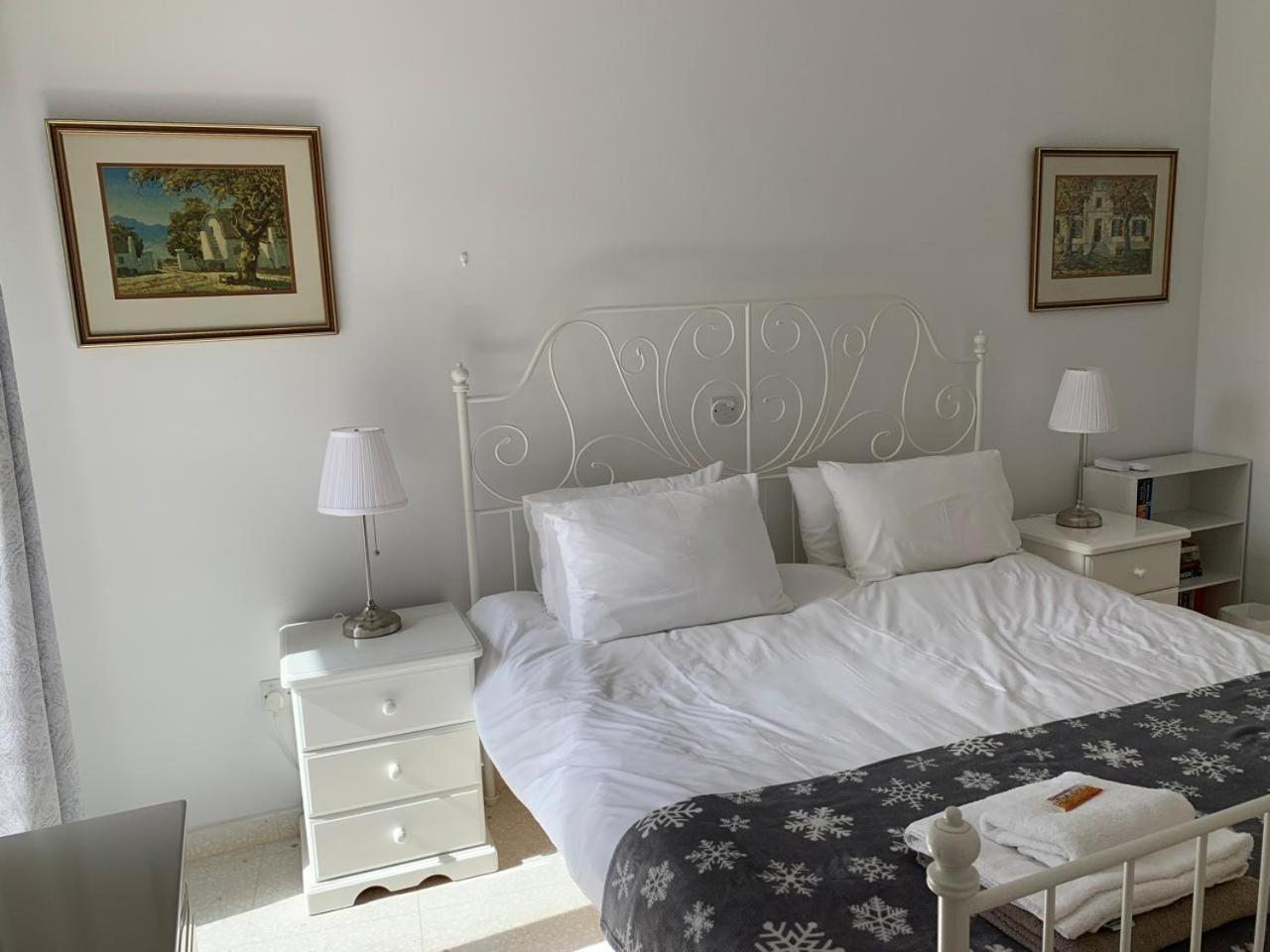 King'S Palace - Spacious 2 Bed, 2 Bath With Sea And Pool Views Lejlighed Paphos Eksteriør billede